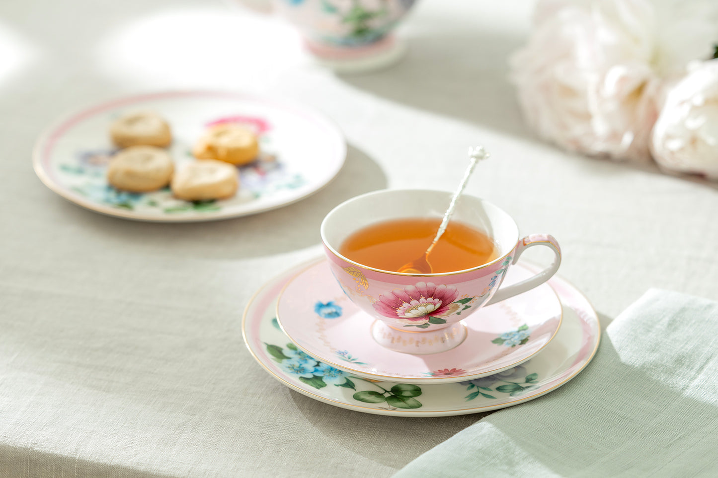 Pink Flower Garden Fine Porcelain Cup and Saucer Sets