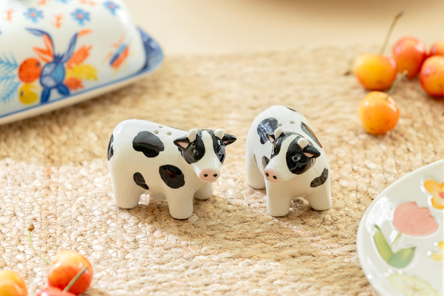 Farmhouse Cow Ceramic Salt and Pepper Shaker Set
