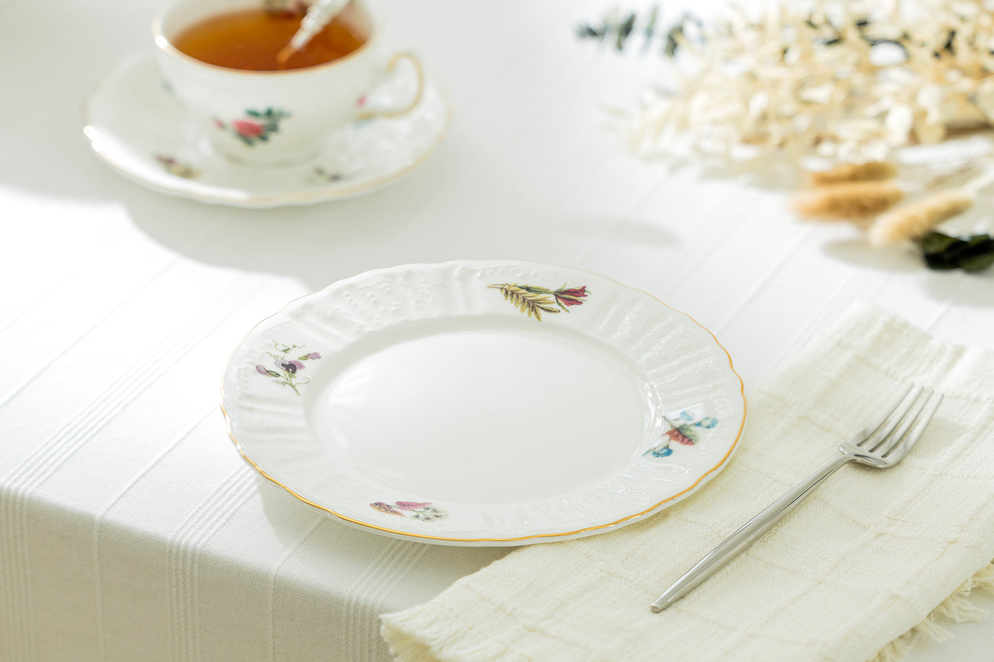 Anna Garden Bone China Dessert/Dinner Plate