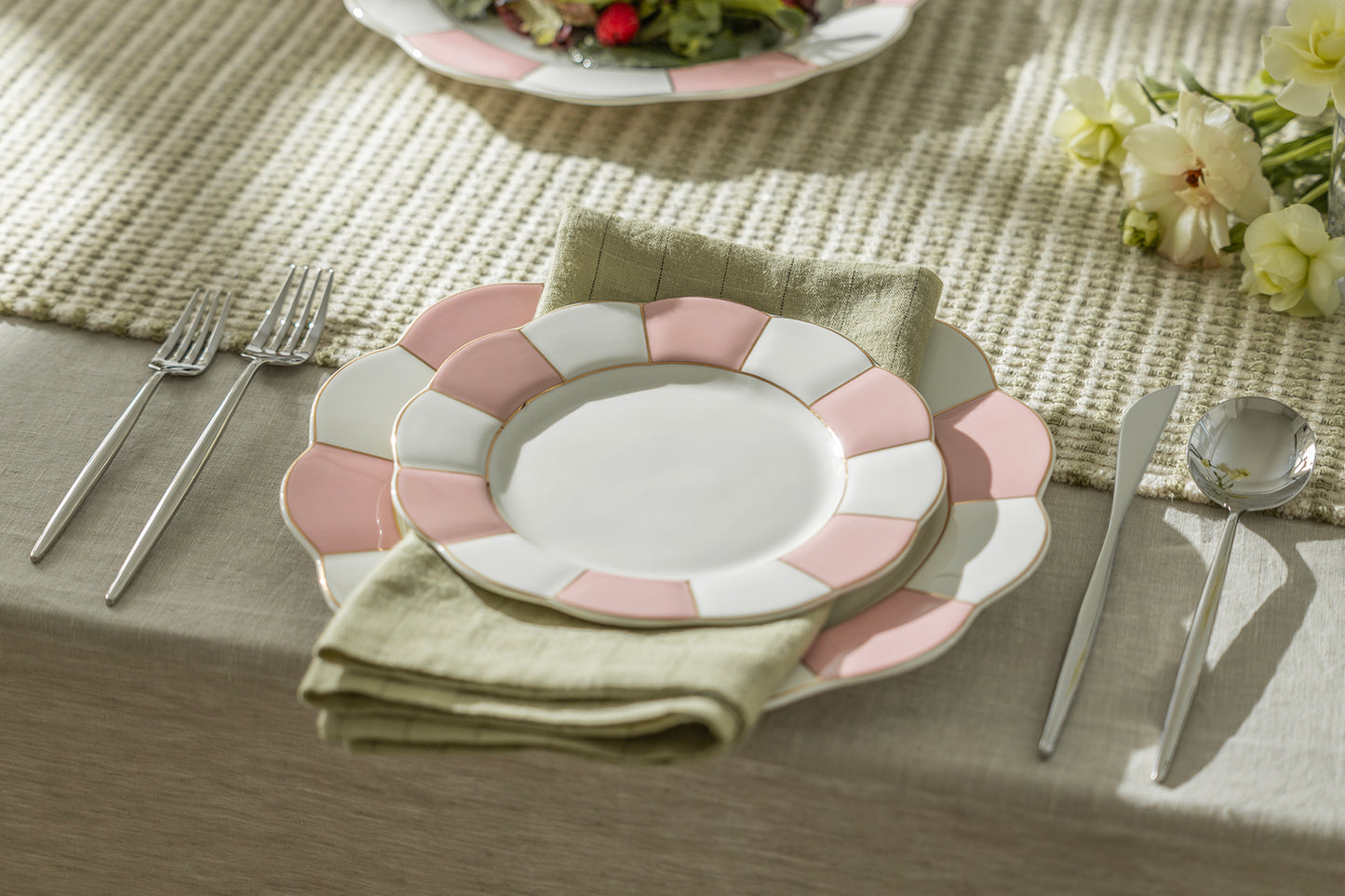 Pink and White Scallop Fine Porcelain Dessert/Dinner Plate