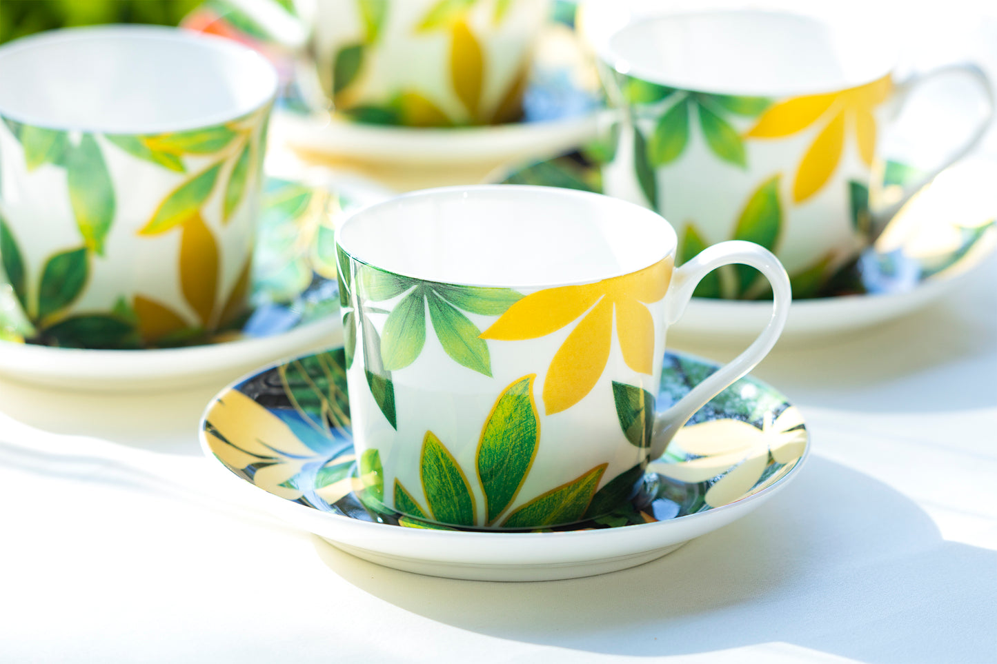 leaves tea cup